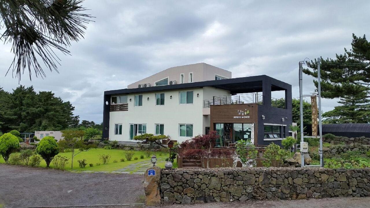 Moon Forest Guesthouse Jeju Eksteriør billede