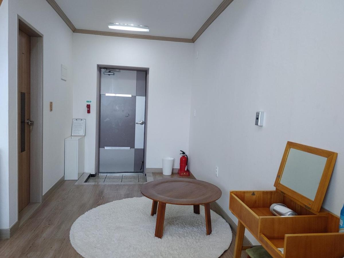 Moon Forest Guesthouse Jeju Eksteriør billede